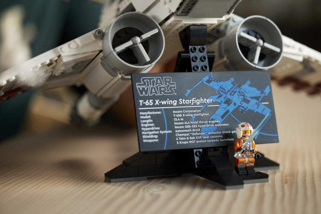 LEGO 75355 UCS X-Wing Starfighter informačná plaketa