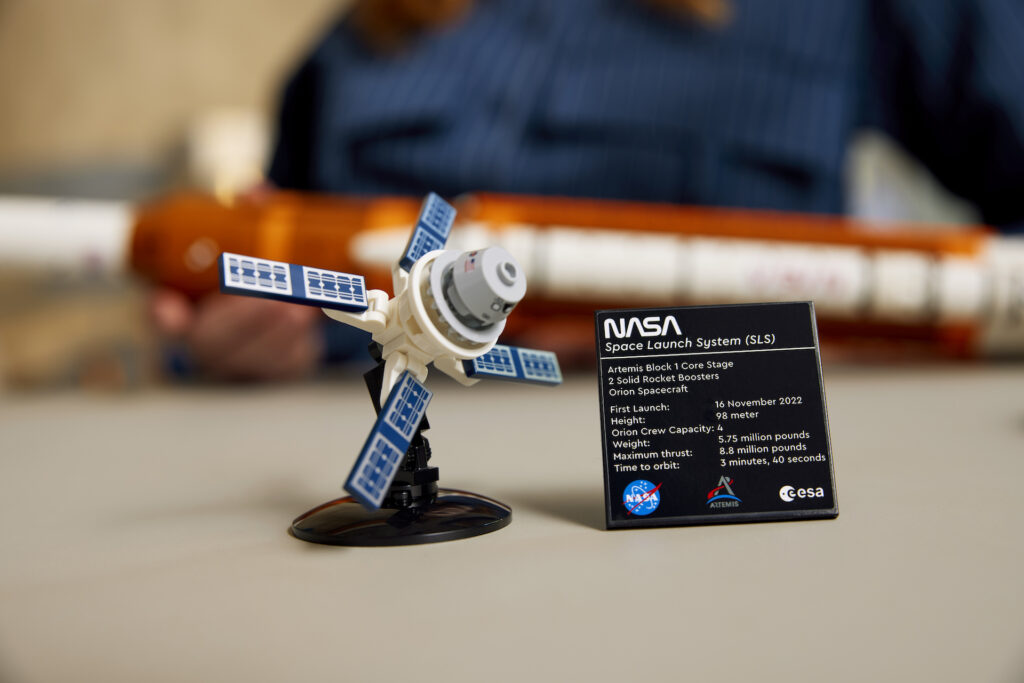 LEGO Icons 10341 NASA Artemis Space Launch system