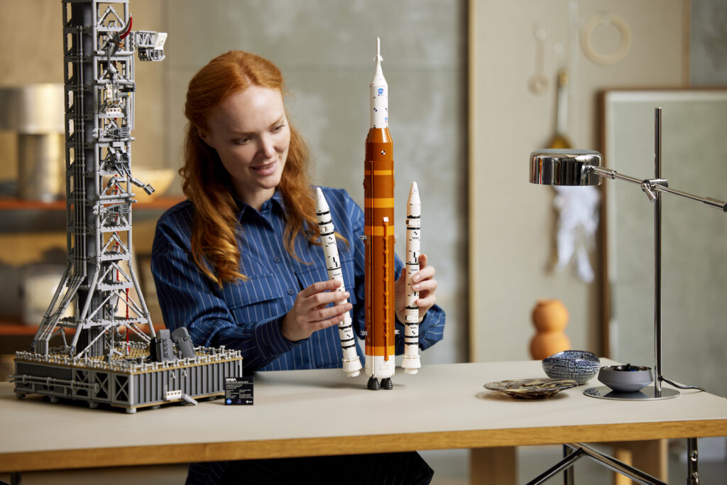 LEGO Icons 10341 NASA Artemis Space Launch system
