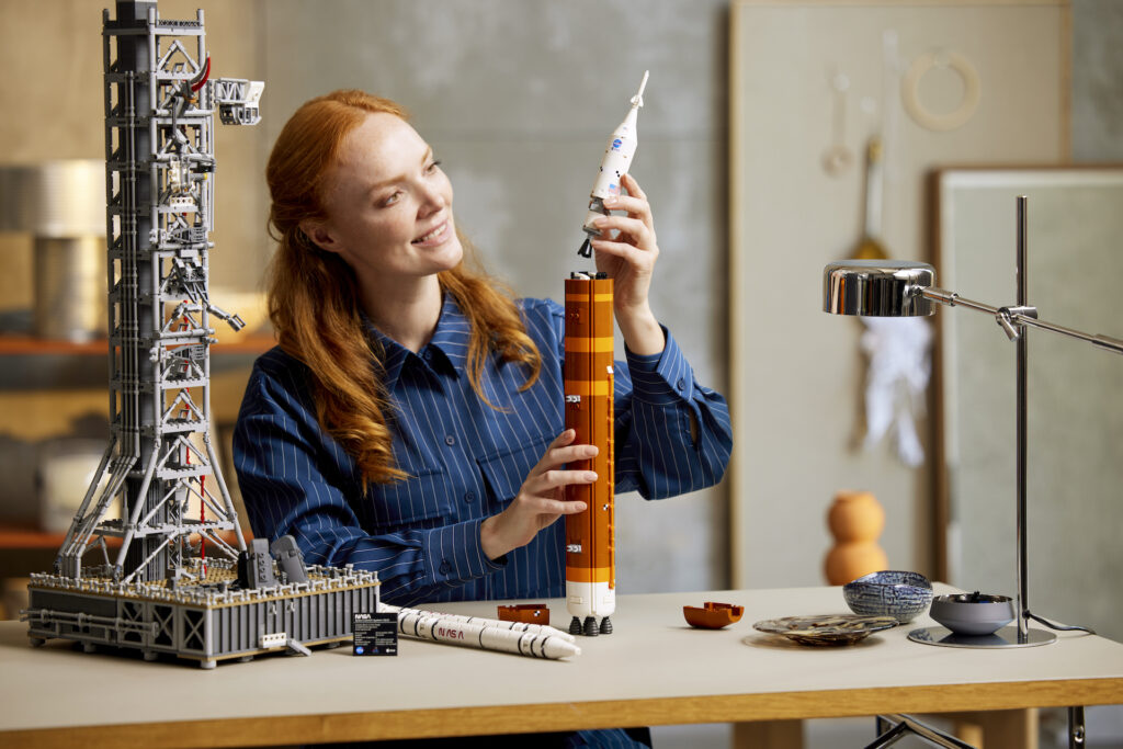 LEGO Icons 10341 NASA Artemis Space Launch system