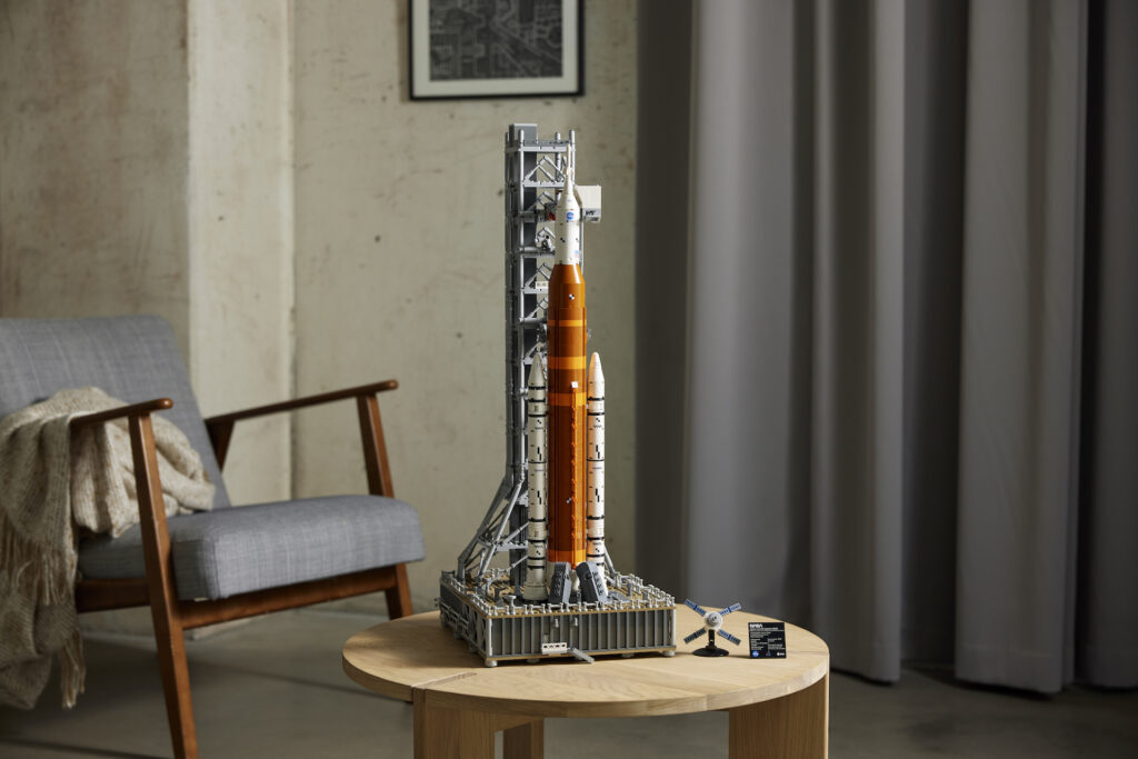 LEGO Icons 10341 NASA Artemis Space Launch system