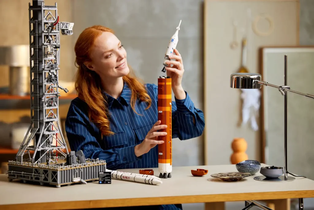 LEGO Icons 10341 NASA Artemis Space Launch system