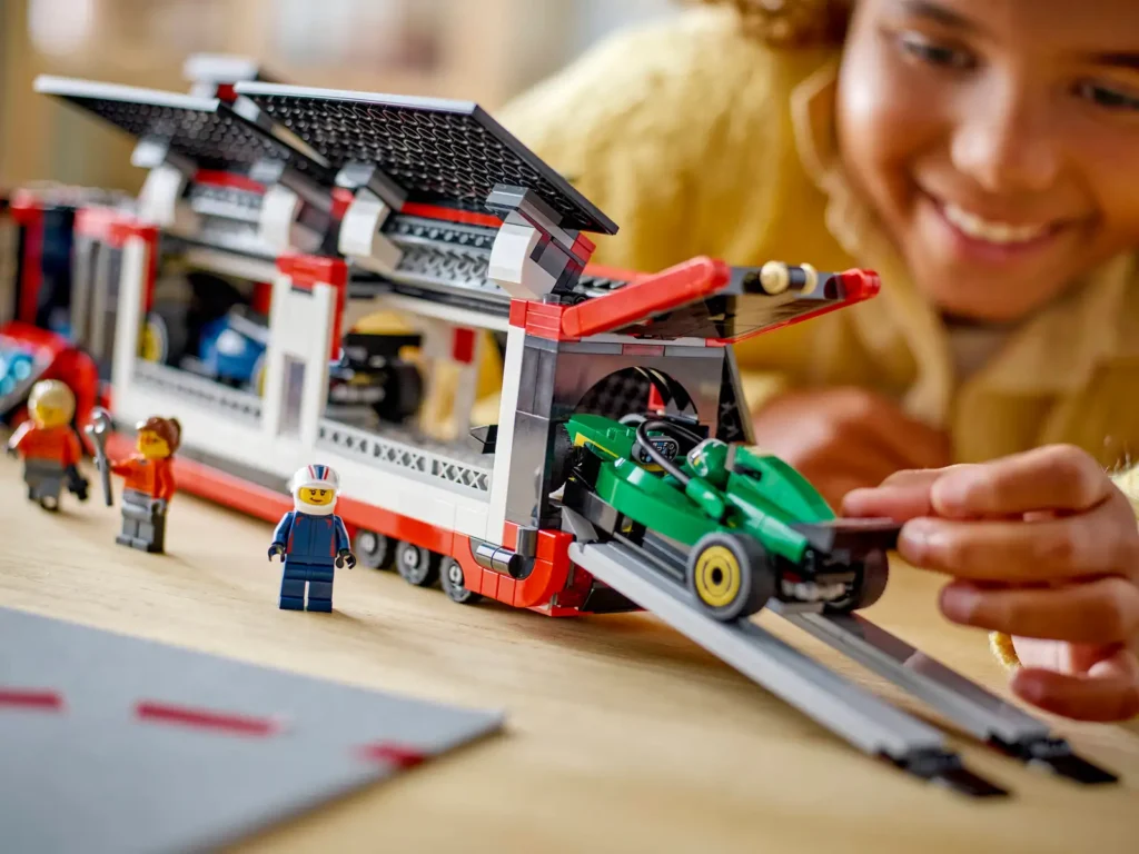 LEGO City 60445 Kamión F1 s autami RB20 a AMR24 F1