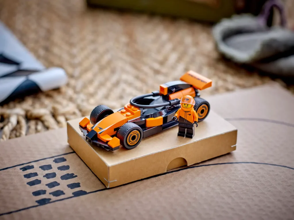 LEGO City 60442 Jazdec F1 s pretekárskym autom McLaren