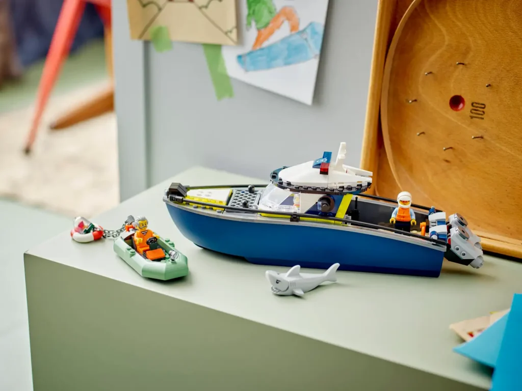 LEGO City 60456 Naháňačka v policajnej lodi