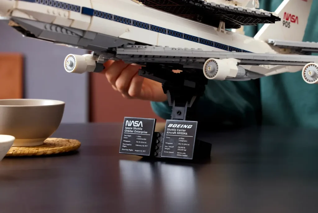 LEGO Icons 10360 Lietadlo na prepravu raketoplánu