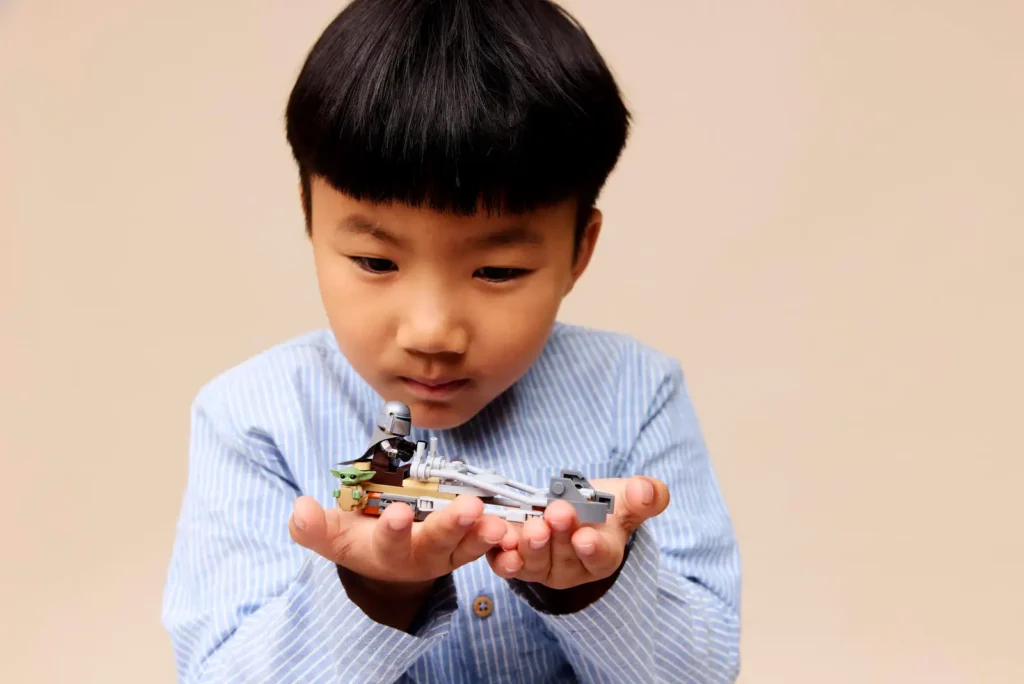 LEGO Star Wars 75436 Mandalorian, Grogu a spídrová motorka