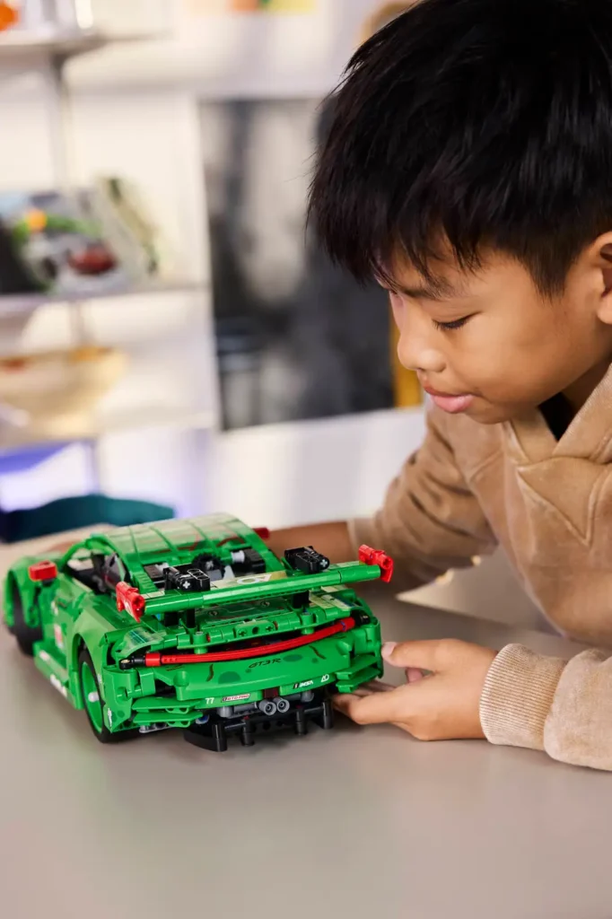 LEGO Technic 42224 Auto Porsche 911 GT3 R REXY AO Racing