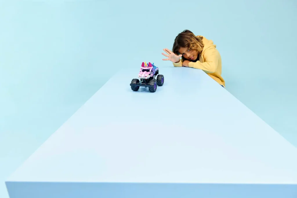 LEGO Technic 42220 Monster Jam Sparkle Smash s naťahovacím motorom