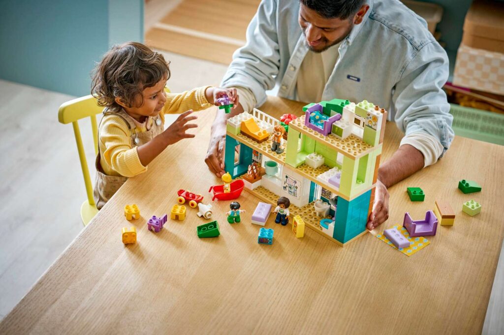 LEGO Duplo 10470 Moderný rodinný dom 3 v 1 s figúrkami