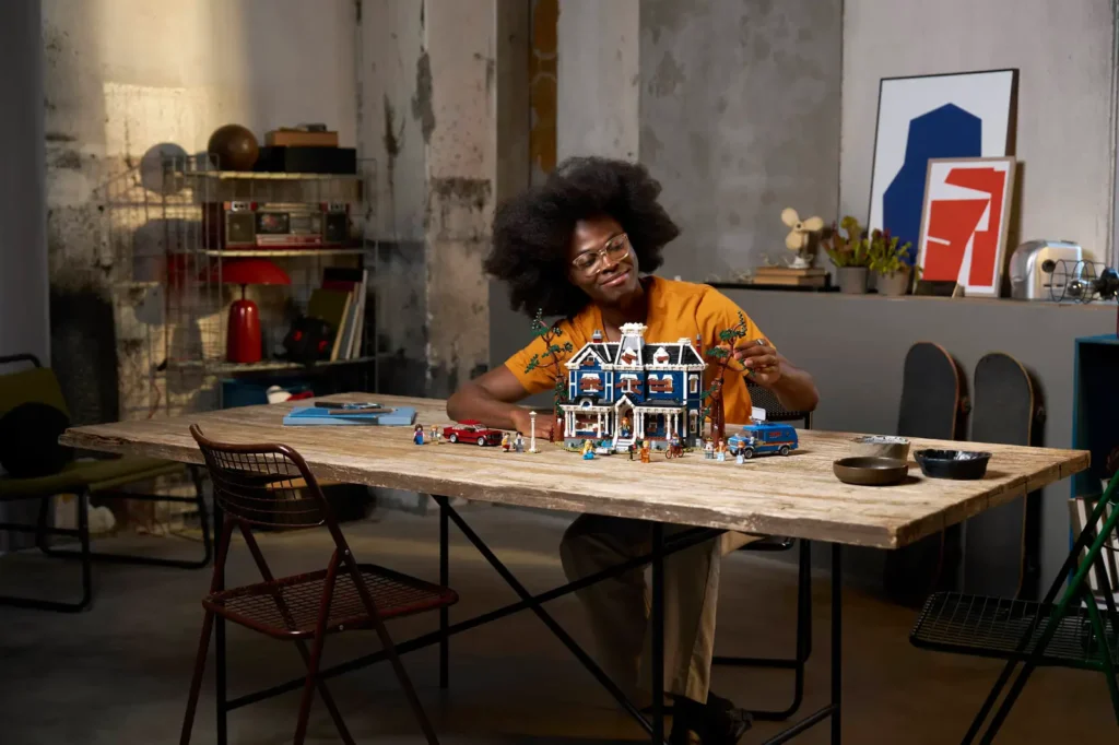 LEGO® Icons 11370 Stranger Things: Dom Creelovcov