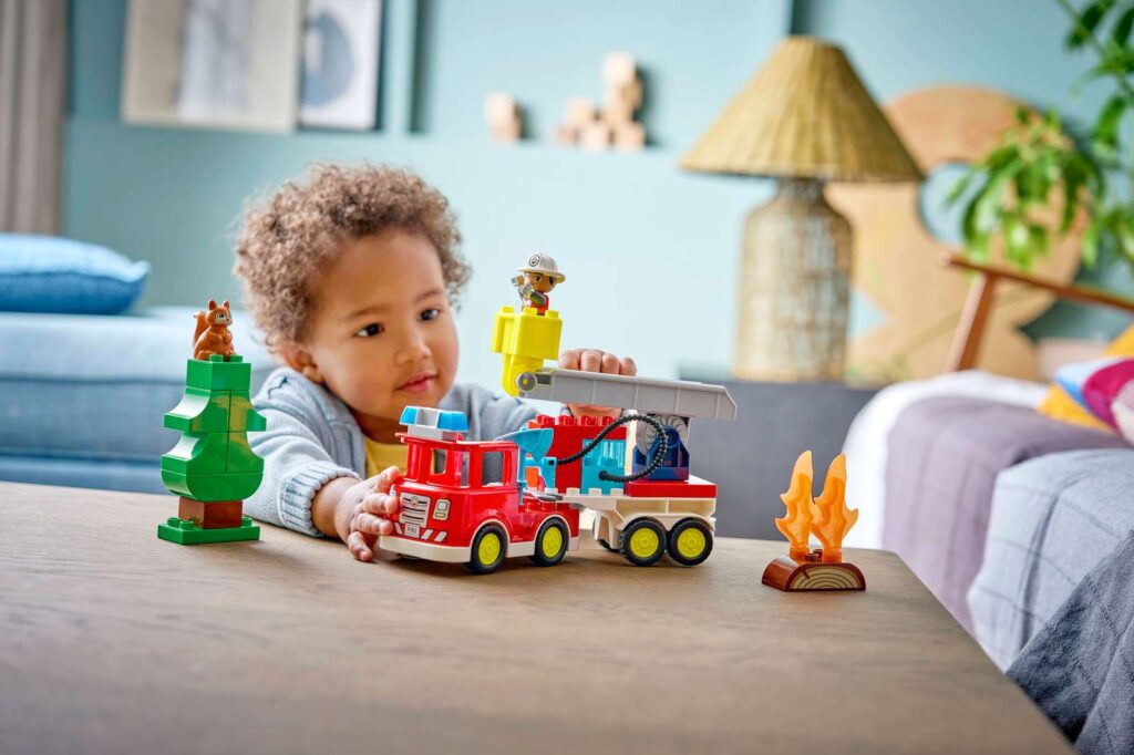 LEGO Duplo 10473 Hasičské auto s hadicou a hasičom