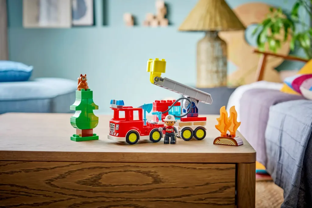 LEGO Duplo 10473 Hasičské auto s hadicou a hasičom