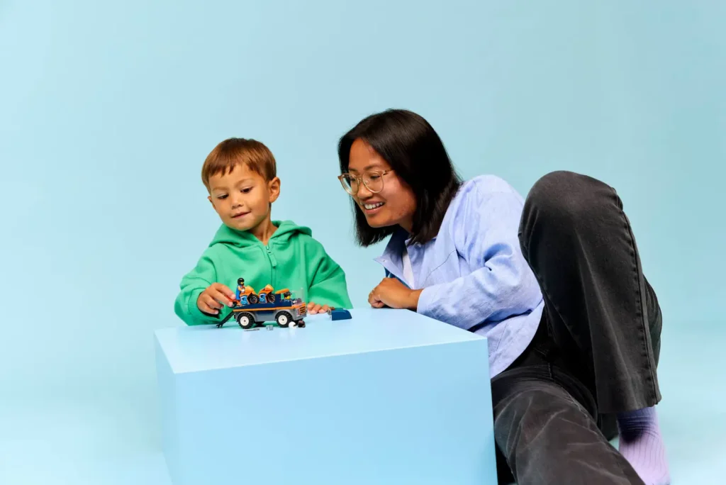 LEGO City 60491 Kamión na prepravu motoriek