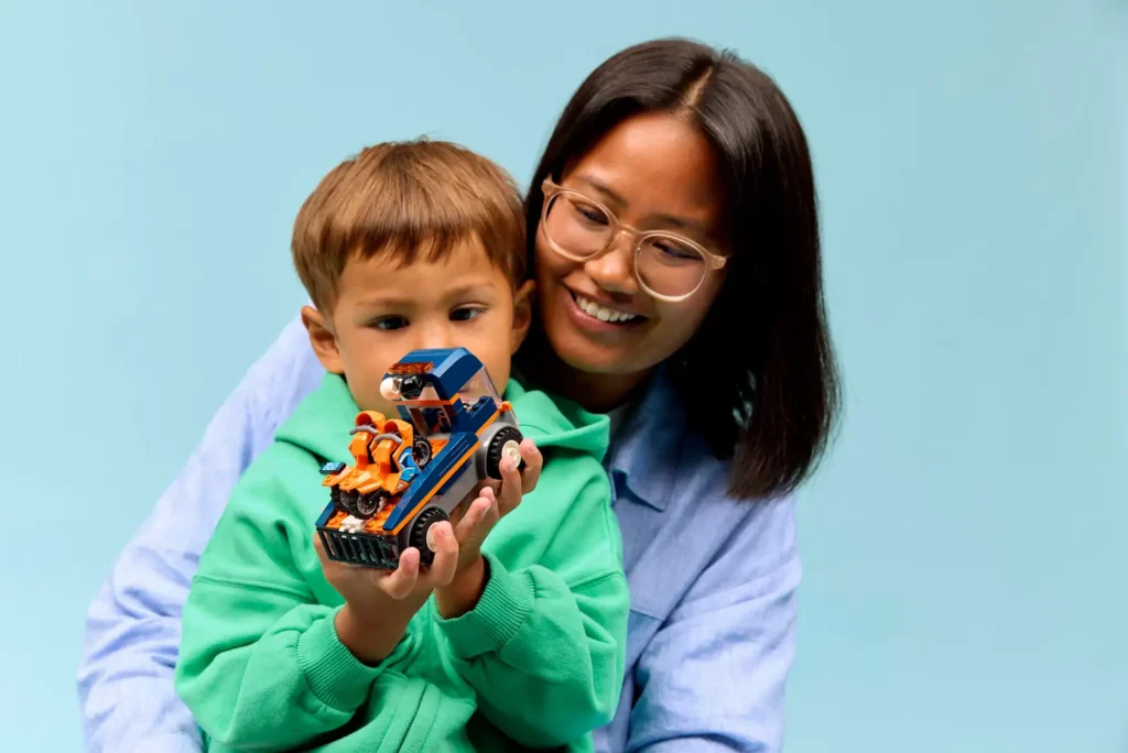 LEGO City 60491 Kamión na prepravu motoriek