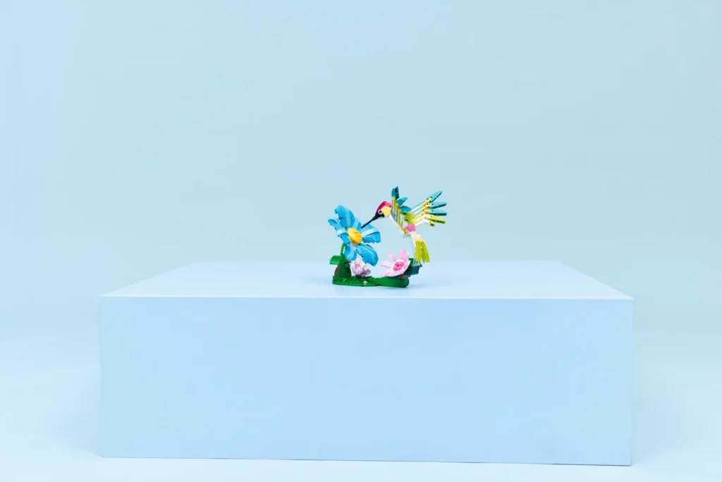 LEGO Creator 3v1 31384 Divoké zvieratá: Farebný kolibrík