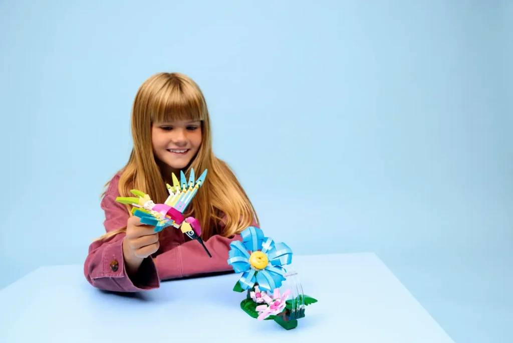 LEGO Creator 3v1 31384 Divoké zvieratá: Farebný kolibrík