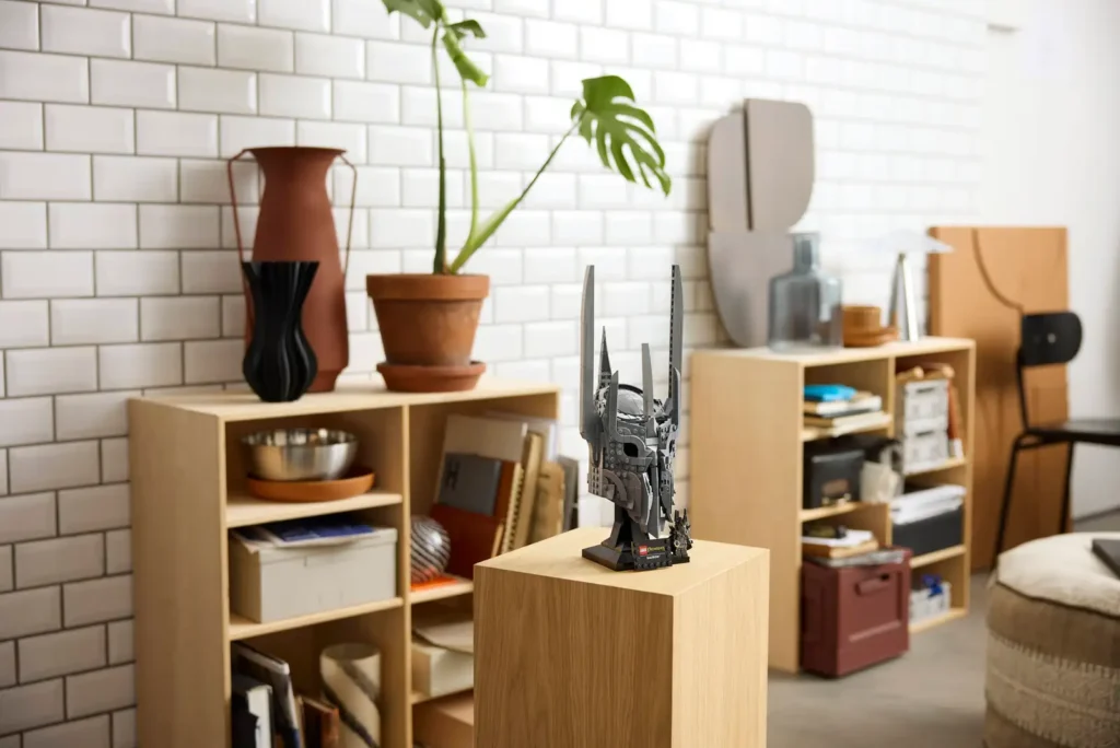 LEGO Icons 11373 Pán Prsteňov: Sauronova helma