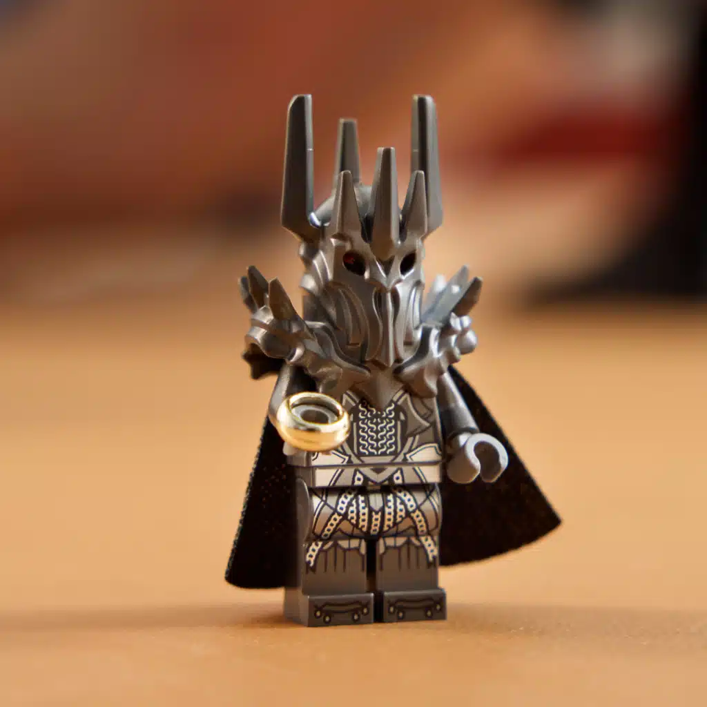 LEGO Icons 11373 Pán Prsteňov: Sauronova helma