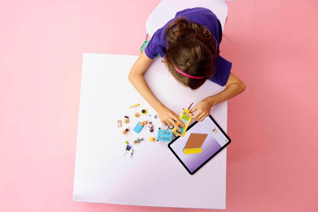 LEGO Friends 42678 Dodávka s doplnkami pre maznáčikov