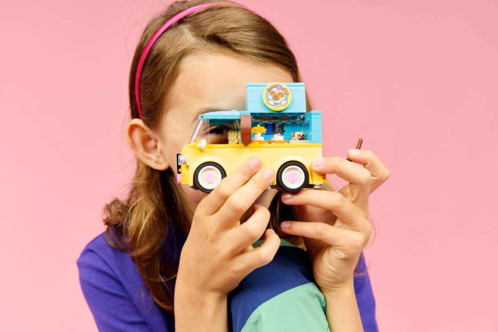 LEGO Friends 42678 Dodávka s doplnkami pre maznáčikov