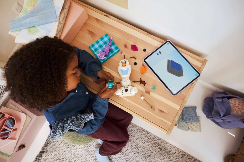 LEGO Disney 43287 Olaf a Bruni na zábavnom pikniku