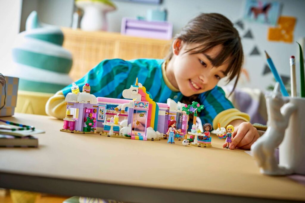 LEGO Friends 42684 Snová kaviareň s jednorožcami