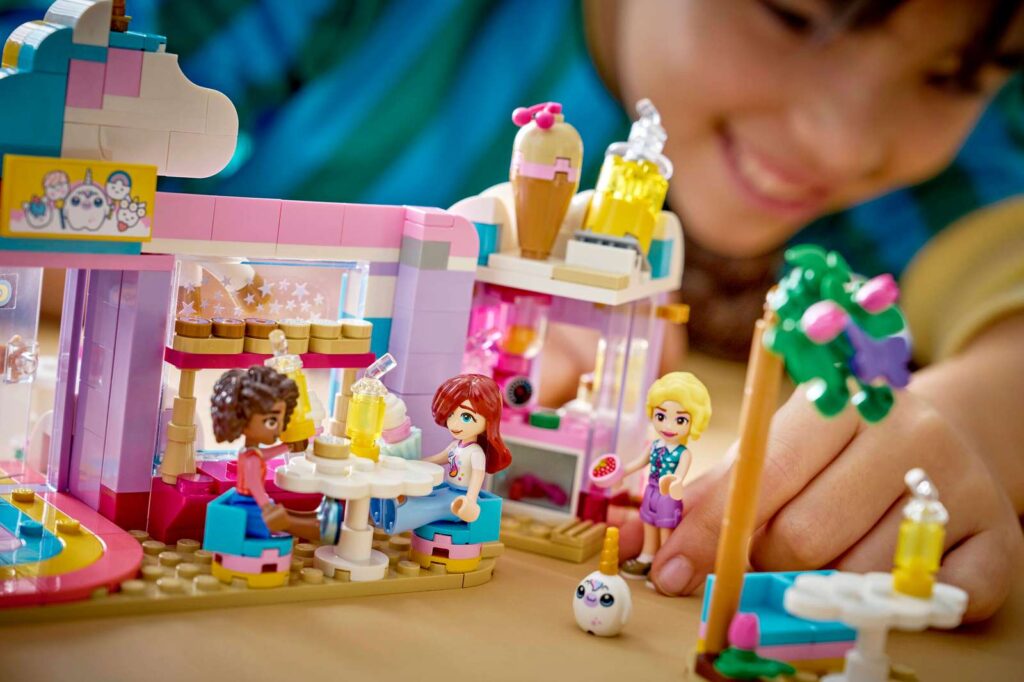 LEGO Friends 42684 Snová kaviareň s jednorožcami