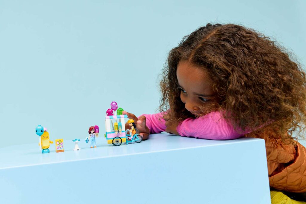 LEGO Friends 42692 Stánok so zmrzlinou a balónmi