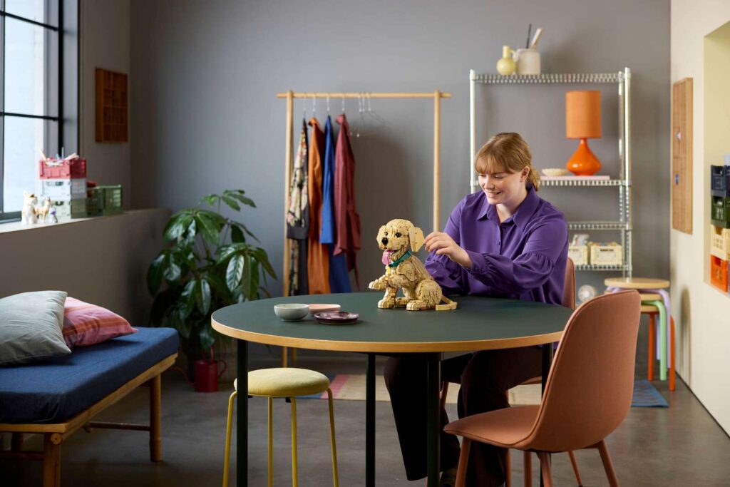 LEGO Icons 11384 Šteňa zlatého retrievera