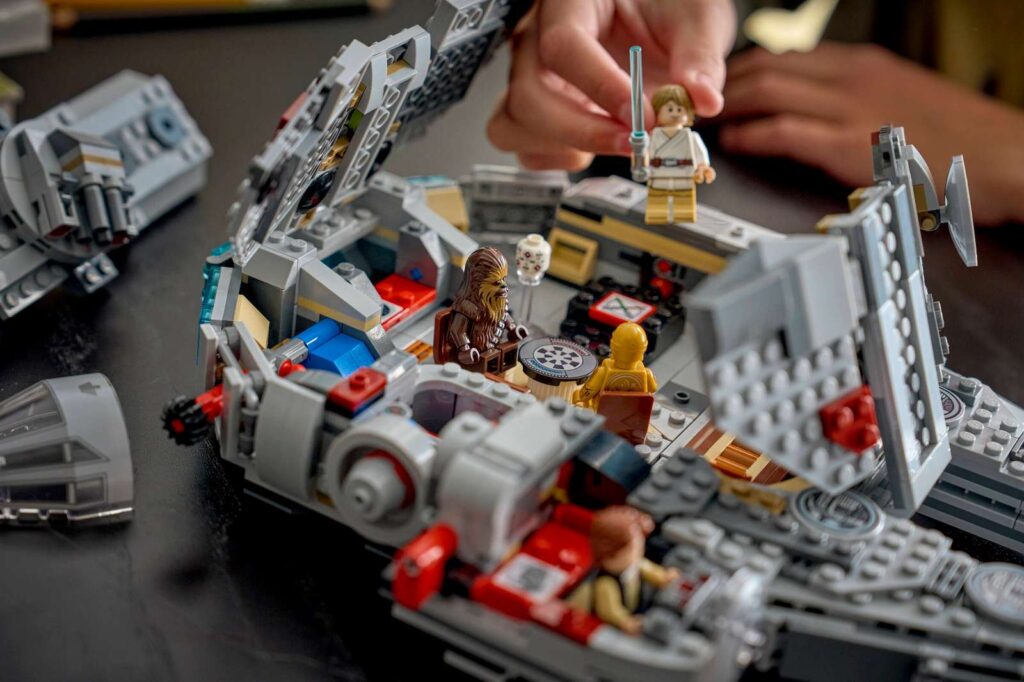 LEGO Star Wars 75426 SMART Play: Millennium Falcon