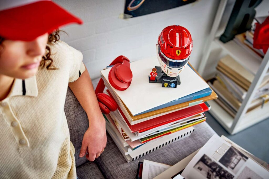 LEGO Editions 43014 Prilba Charles Leclerc zo Scuderia Ferrari HP