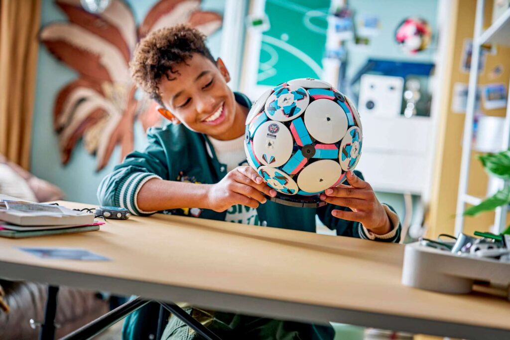 LEGO Editions 43019 Futbalová lopta