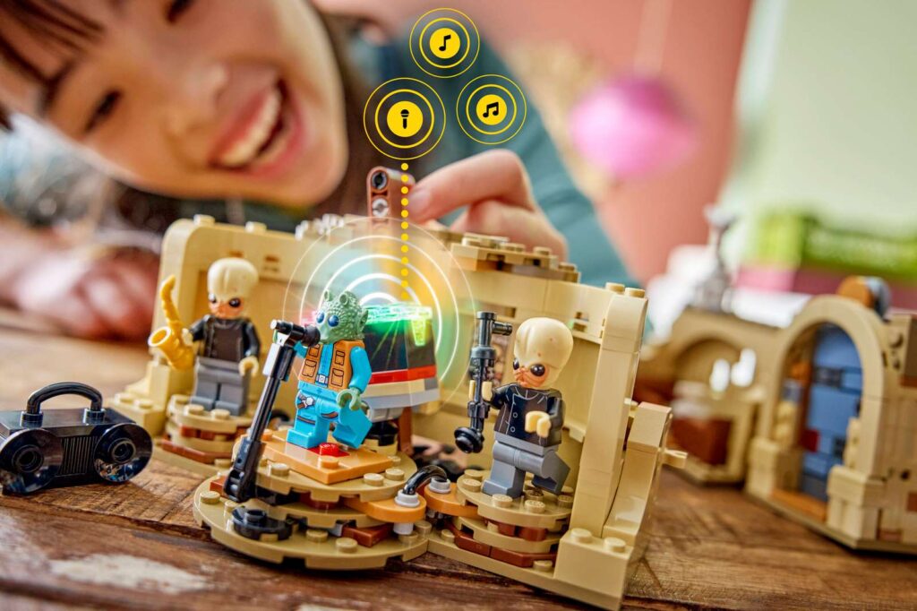 LEGO Star Wars 75425 SMART Play: Kantína Mos Eisley