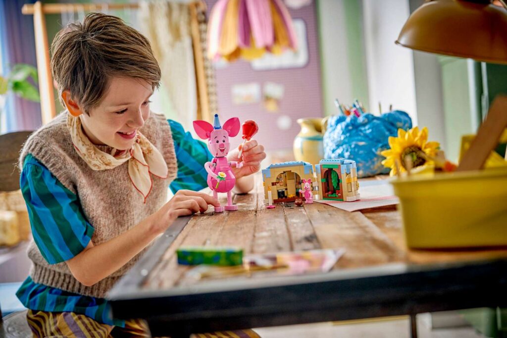 LEGO Disney 43305 Prasiatkova narodeninová zábava