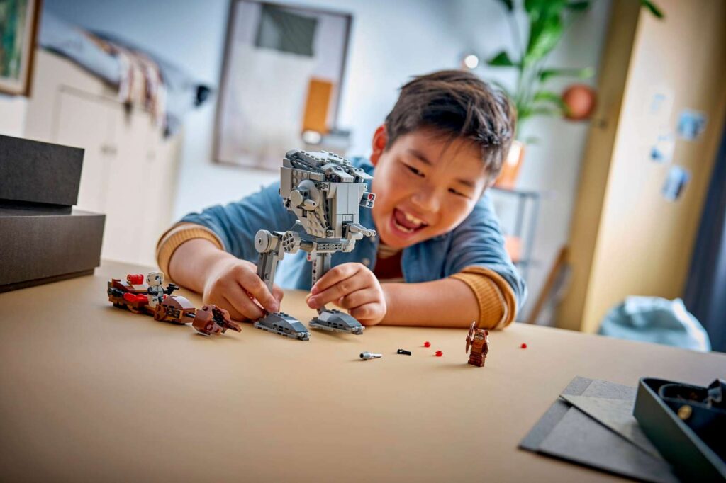 LEGO Star Wars 75424 SMART Play: Útok AT-ST na Endor