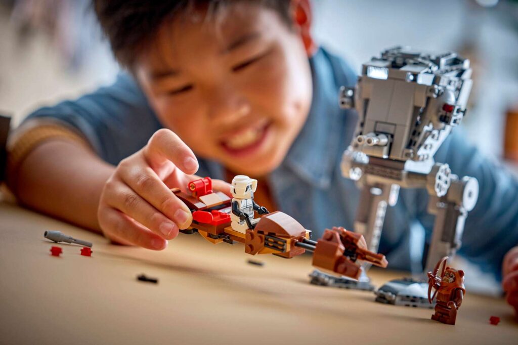 LEGO Star Wars 75424 SMART Play: Útok AT-ST na Endor