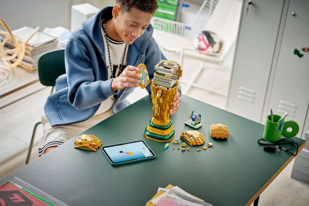 LEGO Editions 43020 Oficiálna trofej Majstrovstiev sveta vo futbale FIFA