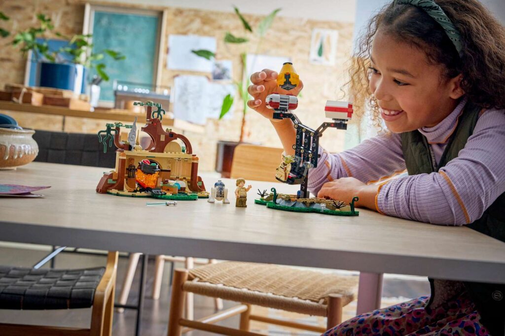 LEGO Star Wars 75422 SMART Play: Yodova chatrč a výcvik Jediov