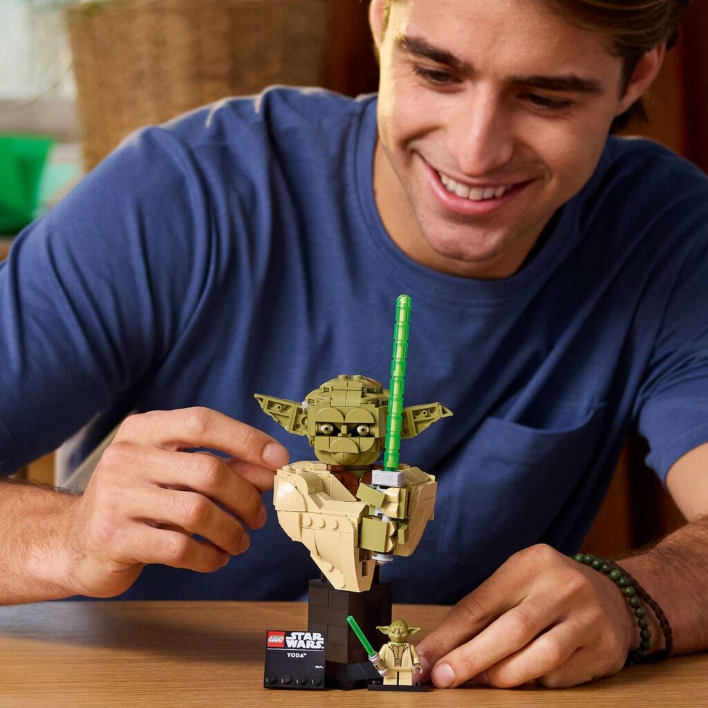 LEGO® Star Wars 75438 Busta Yodu