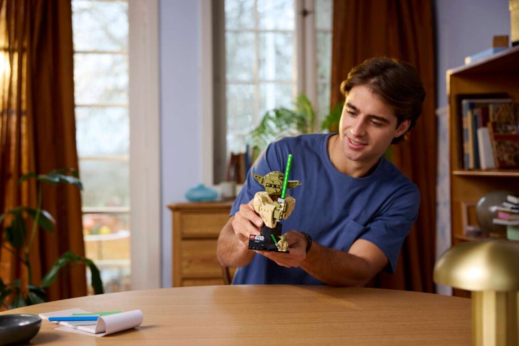 LEGO® Star Wars 75438 Busta Yodu