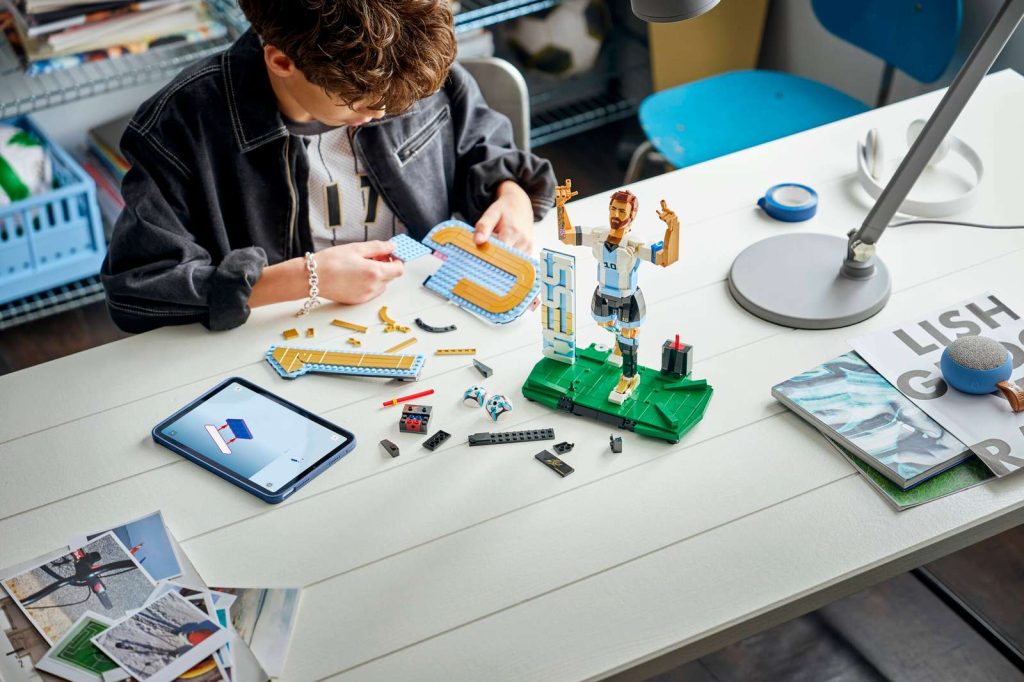 LEGO Editions 43015 Lionel Messi – Futbalová legenda