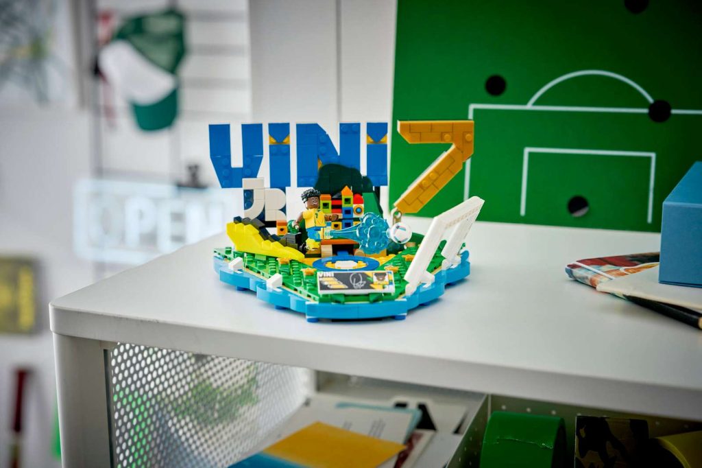 LEGO Editions 43027 Vini Jr. – Hviezdne momenty futbalu