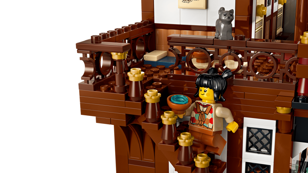 LEGO 80121 Starobylý hostinec s výhľadom na Mesiac
