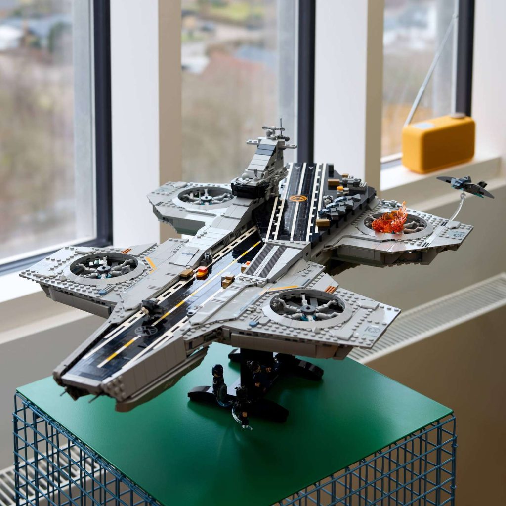 LEGO Marvel 76354 Helicarrier S.H.I.E.L.D.
