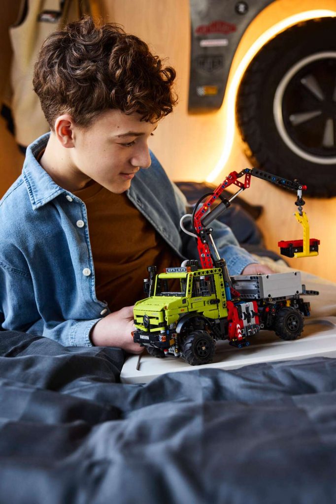 LEGO Technic 42242 Mercedes-Benz Unimog U 5023 so žeriavom