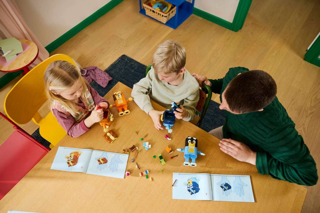 LEGO Bluey 11217 Rodina Bluey z kociek