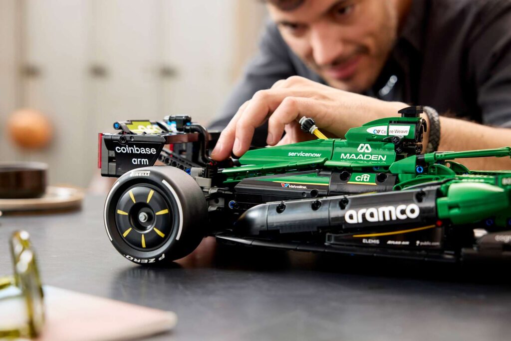 LEGO Technic 42240 Auto F1 Aston Martin Aramco AMR25