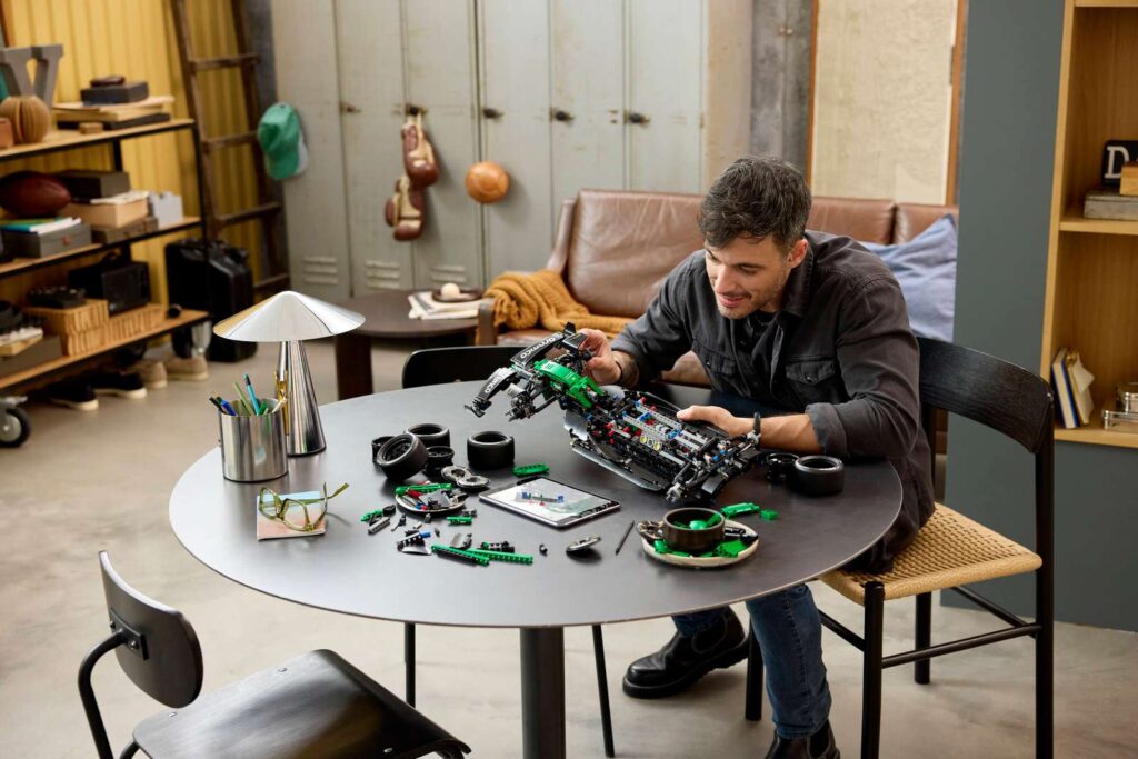 LEGO Technic 42240 Auto F1 Aston Martin Aramco AMR25