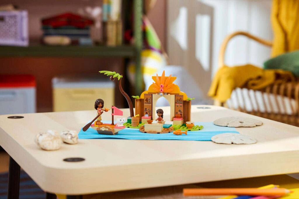 LEGO Disney 43282 Vidiecky dom a čln